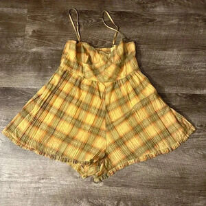 Urban Outfitters Women Lorelei Crinkle Sleeveless Romper Yellow Plaid small